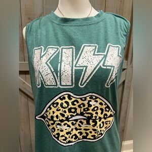 Kiss Slvless Tee